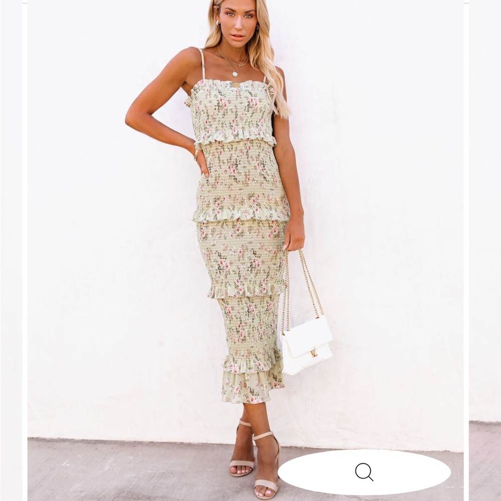 VICI Collection BE MY GUEST FLORAL SMOCKED RUFFLE MIDI DRESS - SAGE - SMALL